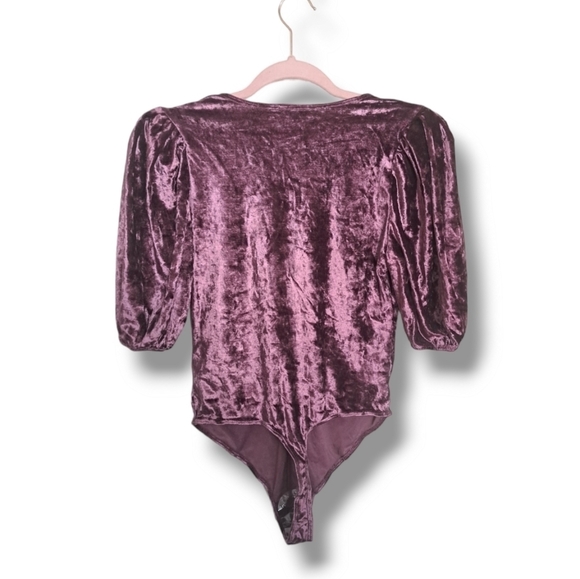 NEW FREE PEOPLE VELVET PUFF SLEEVE BODYSUIT IN PURPLE SIZE XS - Picture 3 of 7